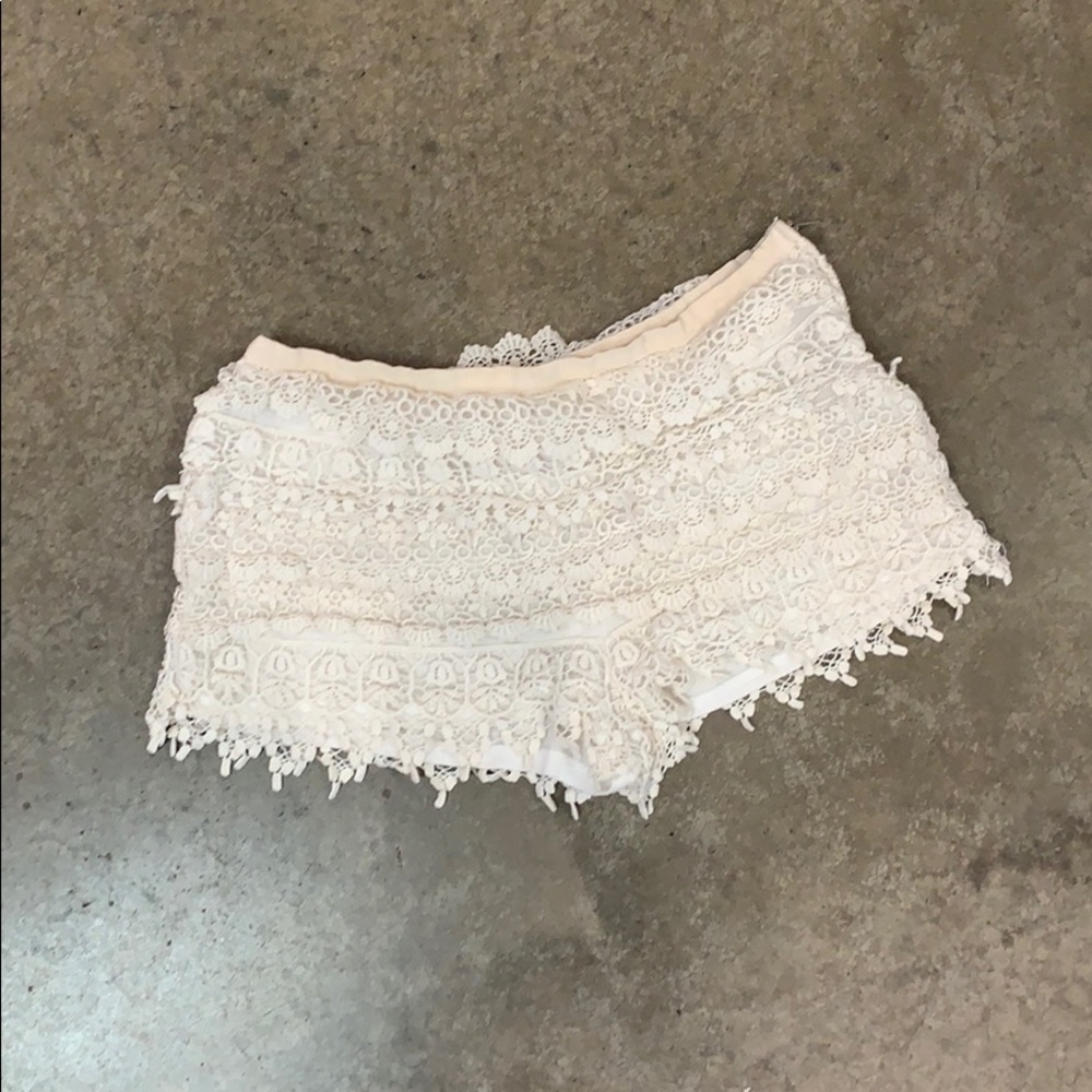 BB Dakota tiered lace shorts